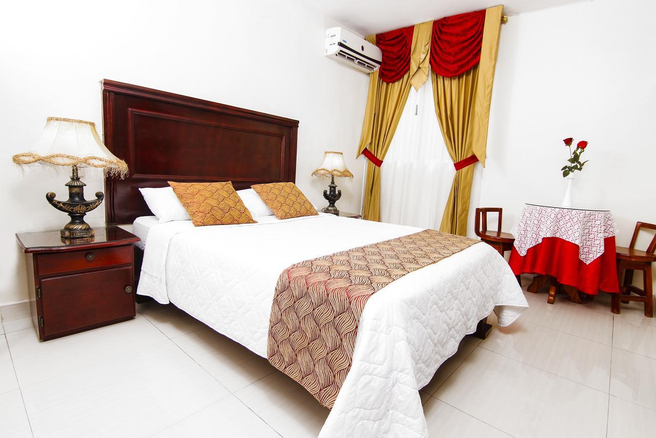 Hotel Flor De Liz Guayaquil Esterno foto