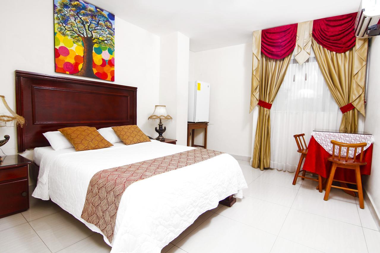 Hotel Flor De Liz Guayaquil Esterno foto